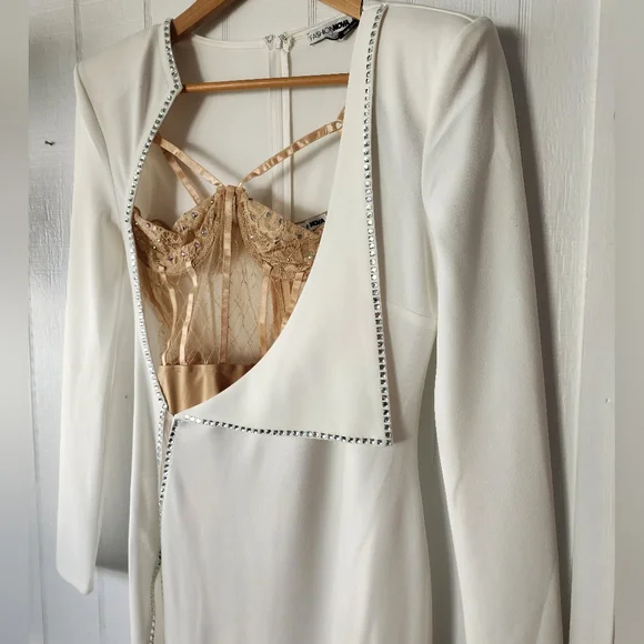 Fashion Nova NWT Foreign Affairs White Maxi Dress w/ Nude Bodice - Picture 7 of 9